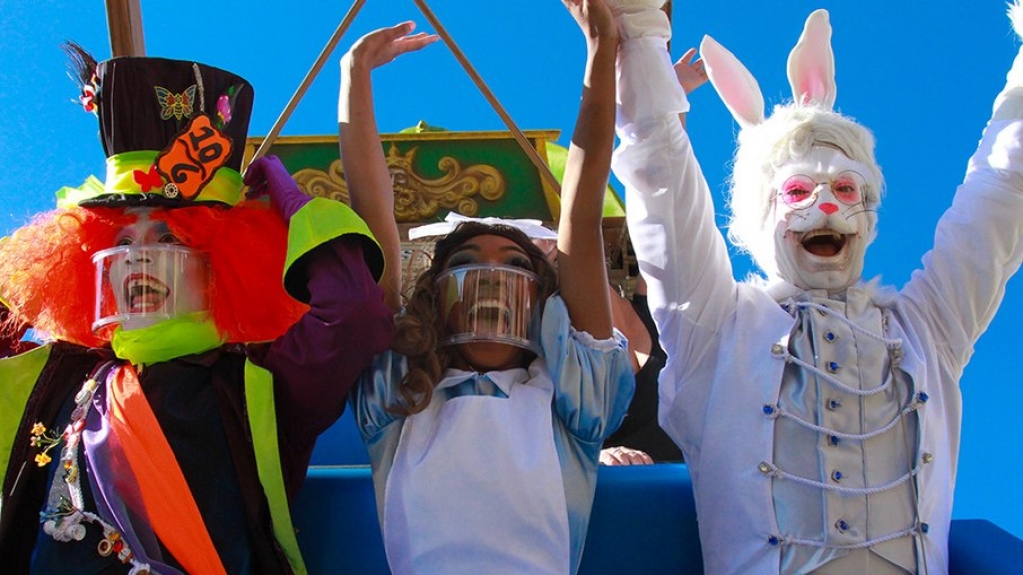 Hopi Hari estreia espetáculo inspirado no clássico Alice no País das Maravilhas