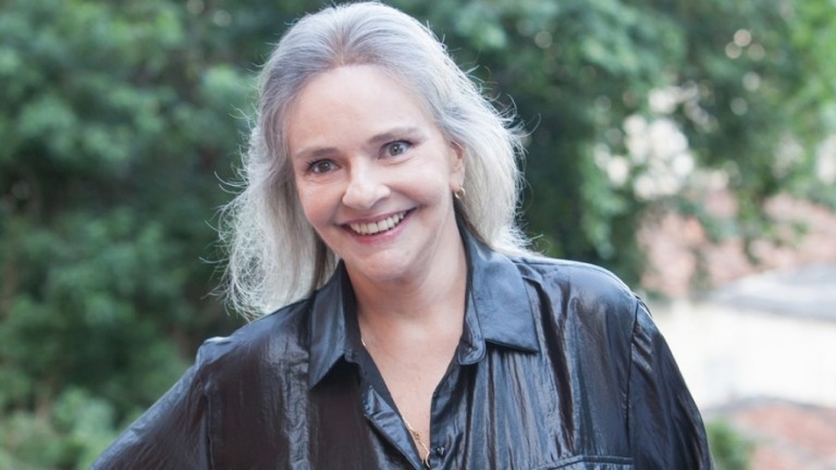 Angela Ro Ro denuncia homofobia: "Cansei de ser vítima"