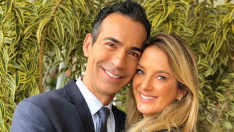 Ticiane Pinheiro completa 45 anos e recebe homenagem de César Tralli