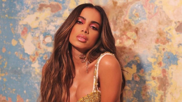 Anitta conta como conheceu o novo namorado, Michel Chetrit