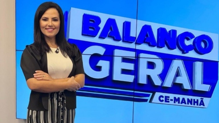 Jornalista da Record chora ao relembrar abuso na infância