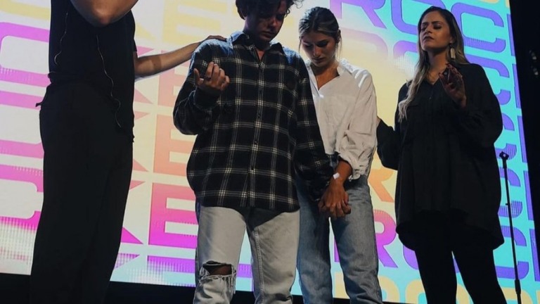 João Figueiredo passa aniversário com Sasha em culto nos EUA: "Obrigada Jesus"