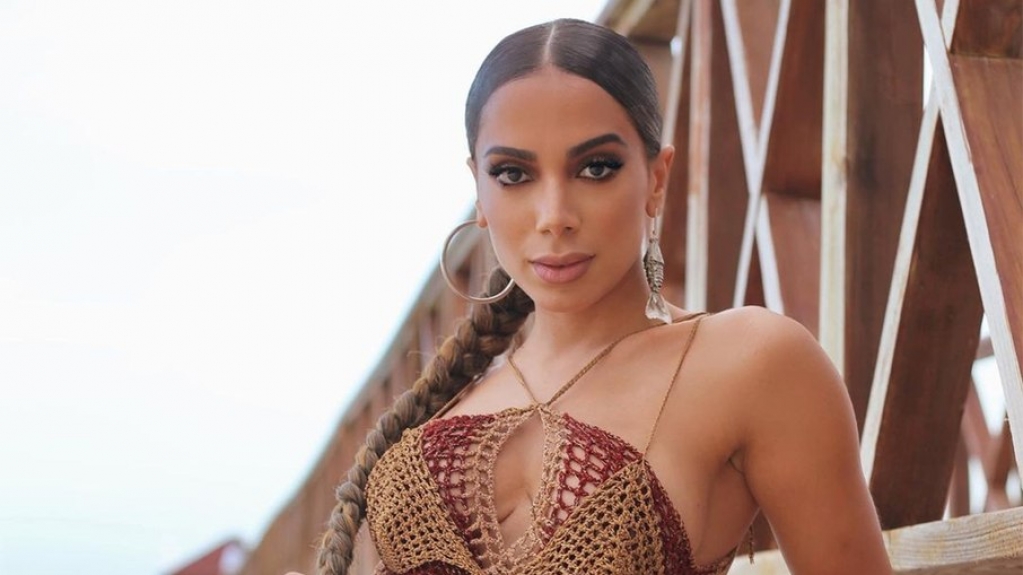 Anitta diz que controla dinheiro de perto e brinca: "Não sou pão dura" Anitta diz que controla dinheiro de perto e brinca: "Não sou pão dura"