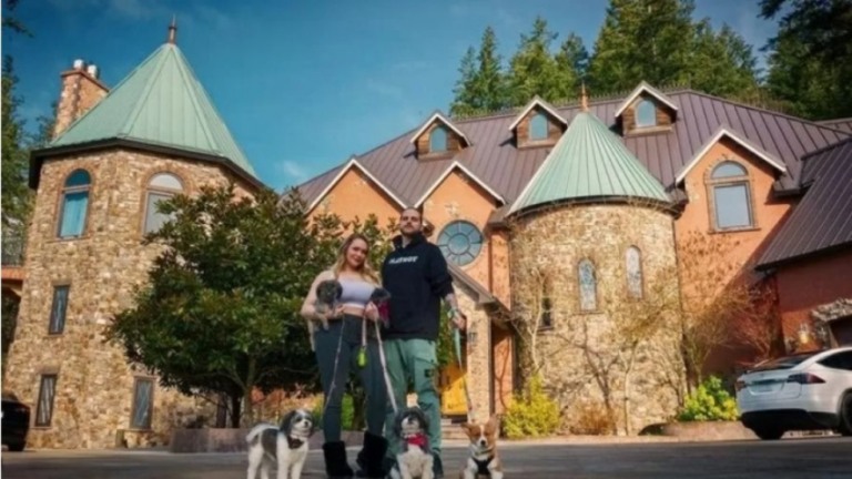 Atriz pornô compra 'castelo de conto de fadas' avaliado de R$ 19 milhões
