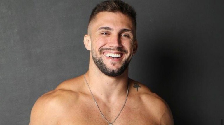Arthur Picoli celebra aniversário solteiro e revela que não beijou após BBB 21