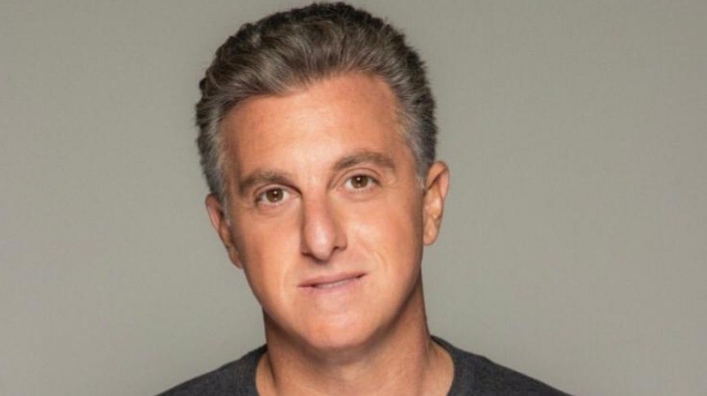 Luciano Huck é vacinado contra Covid-19: 'Orgulho de ser brasileiro' Luciano Huck é vacinado contra Covid-19: 'Orgulho de ser brasileiro'