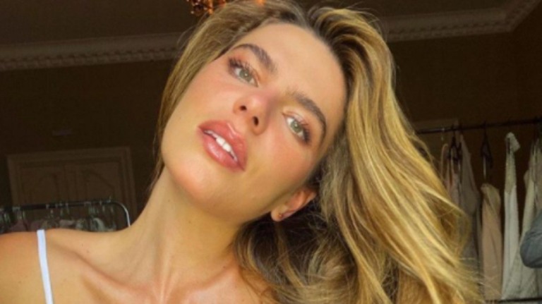 'Nos ensinaram direitinho a repudiar o nosso corpo', diz Mariana Goldfarb