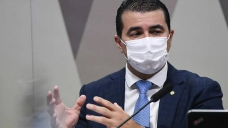 Miranda nega atuação em negociação de vacinas: "Criminosos estão desesperados"