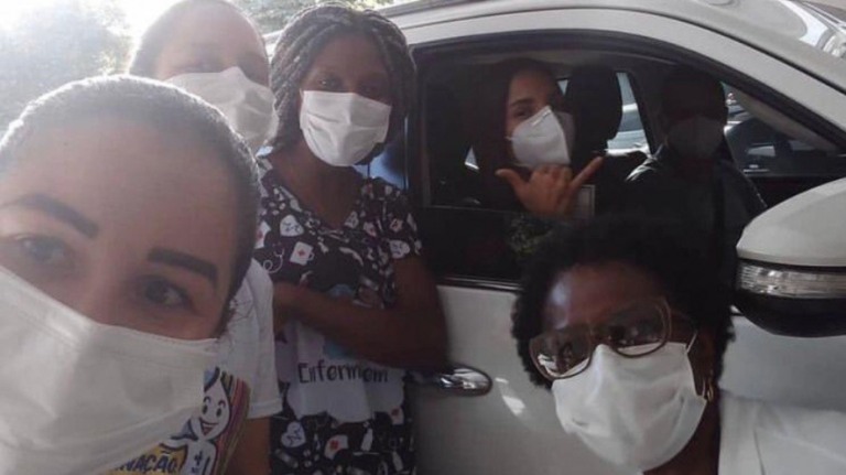 Ivete Sangalo é vacinada contra Covid-19 em Salvador: 'Vacina salva vidas'