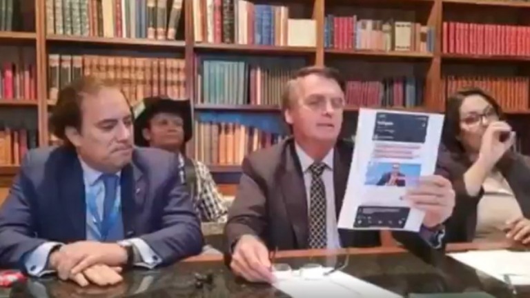 Bolsonaro diz que vacina 'daquele lá de São Paulo' não deu certo