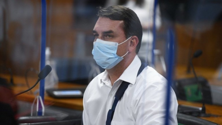 "Partidos do Centrão são fundamentais para o país", diz senador Flávio Bolsonaro