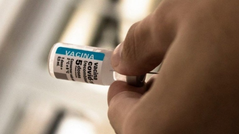 AstraZeneca vencida: dose deve ser reaplicada, diz entidade