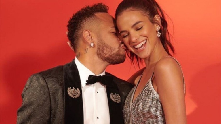 Volta de Neymar e Marquezine está cada vez mais próxima, diz sensitiva