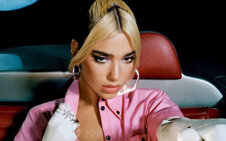 Dua Lipa: "Levitating" volta a figurar entre as mais ouvidas do Spotify nos EUA