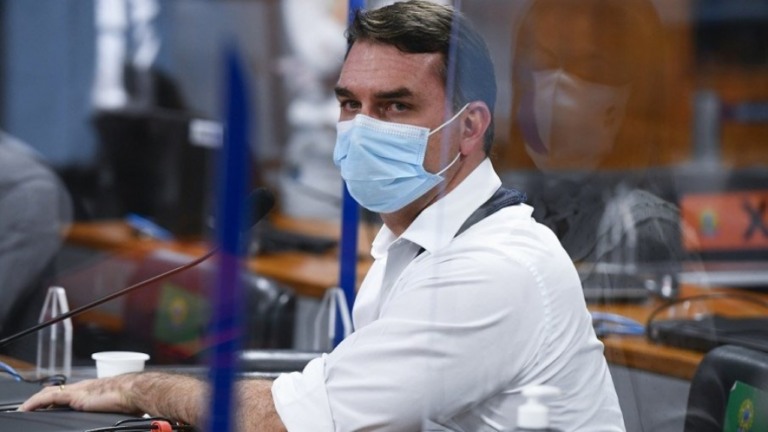 STF deve manter foro privilegiado de Flávio Bolsonaro no caso das rachadinhas