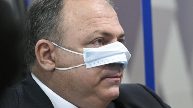 MPF aponta erros "dolosos" e "graves" de Pazuello no combate à pandemia
