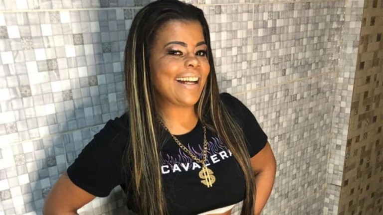 'A Fazenda': Tati Quebra Barraco assina com a Record para entrar no reality