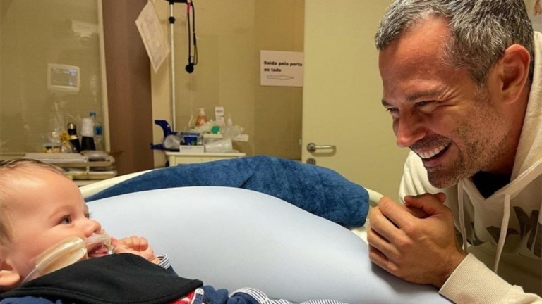 Malvino Salvador desabafa sobre estado de saúde do filho: "É angustiante"