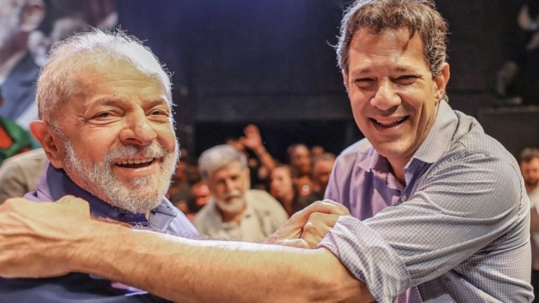 'É um risco Bolsonaro falar pelas Forças Armadas', afirma Fernando Haddad