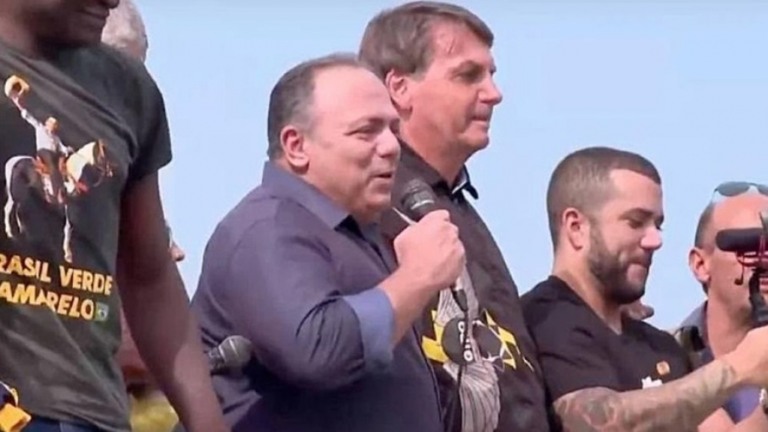 DataFolha: Maioria dos brasileiros são contra militares em eventos políticos
