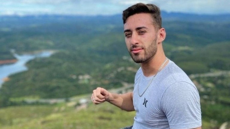 PR:Jovem morre após cair de cachoeira com 30 metros de altura quando tirava foto