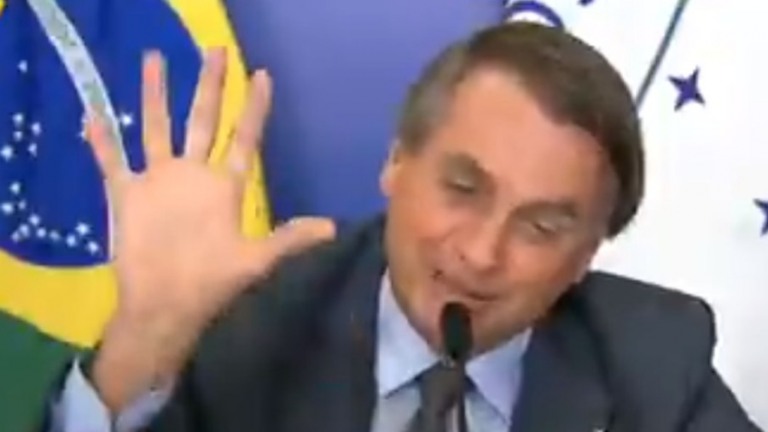 Bolsonaro diz que crime de prevaricação não se aplica a ele, apenas a servidores