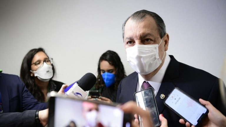 Aziz diz que depoente da CPI de hoje fez treinamento para responder perguntas