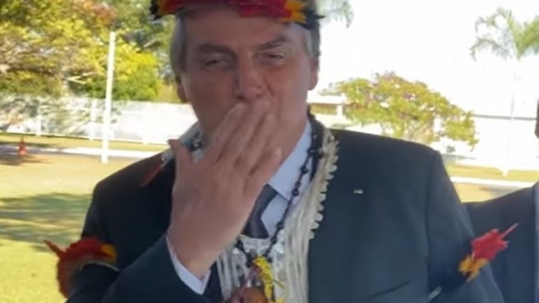 Bolsonaro fala em fazer "jegueata" para Lula e volta a defender voto impresso