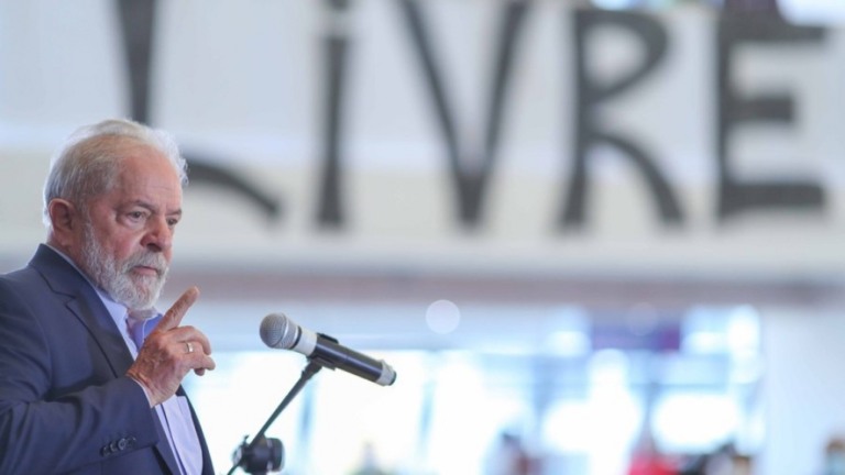 Lula diz que seu vice deve "conhecer como vive o povo pobre" do Brasil