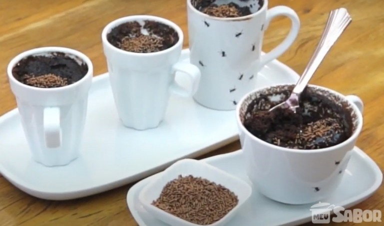 As crianças querem bolo mas você esta sem tempo? apenas 15 minutinhos para fazer esse Bolo de Chocolate no Microondas As crianças querem bolo mas você esta sem tempo? apenas 15 minutinhos para fazer esse Bolo de Chocolate no Microondas