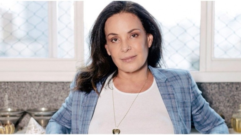 Carolina Ferraz pode perder apartamento por dívida de R$ 11,8 mil