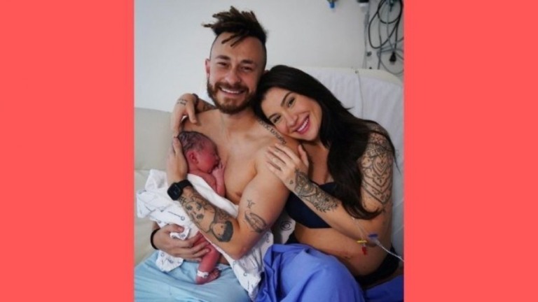 Nasce Cris, filho de Fred e Bianca Andrade