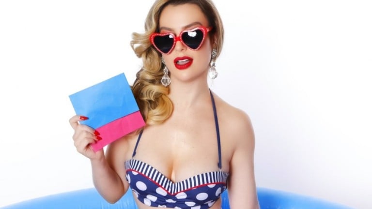 Fernanda Keulla narra passagens de sua trajetória amorosa em "Perrengue Love"