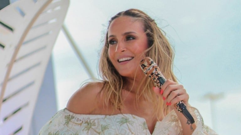 Claudia Leitte revela que já foi expulsa de banda