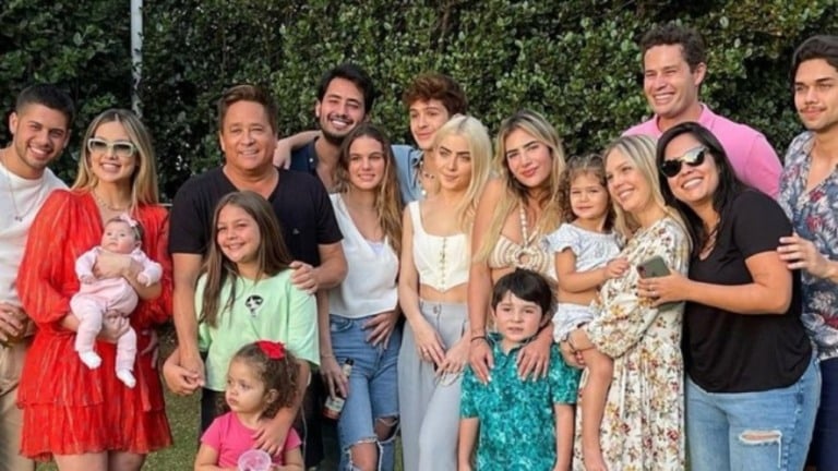 Leonardo celebra 58 anos ao lado de familiares em Goiás Leonardo celebra 58 anos ao lado de familiares em Goiás