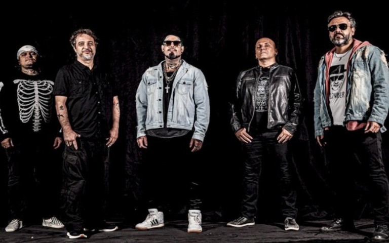 Detonautas une faixas de crônicas do Brasil atual no "Álbum Laranja" Detonautas une faixas de crônicas do Brasil atual no "Álbum Laranja"