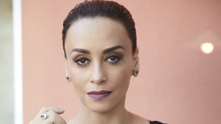 Suzana Pires passa perrengue na fila da vacinação e recebe ajuda inusitada
