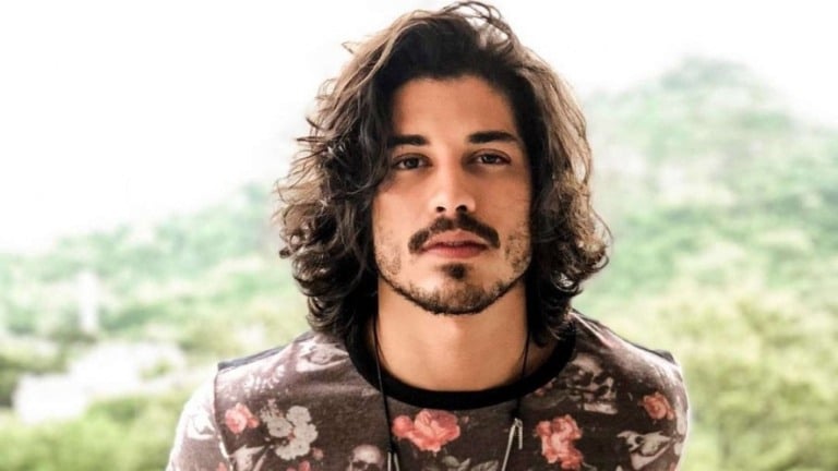 Douglas Sampaio: "Já fiquei com homem e não tenho problema com isso"