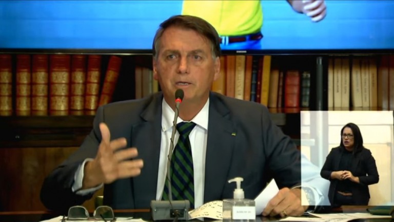 Bolsonaro pode ter cometido crime de improbidade em live, alerta especialista