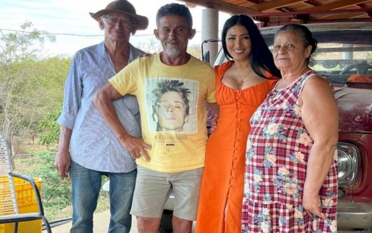 Simaria retorna à sua cidade natal na Bahia: "Foi um começo sofrido"
