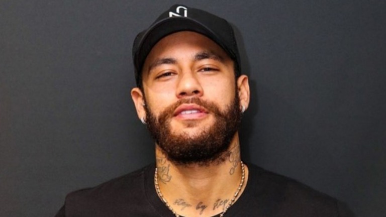 'Ela não deixa', lamenta Neymar sobre revelar a identidade de namorada
