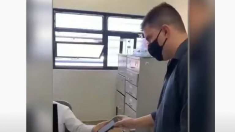 Deputado recusa vacina contra Covid-19 e vai para o fim da fila; assista