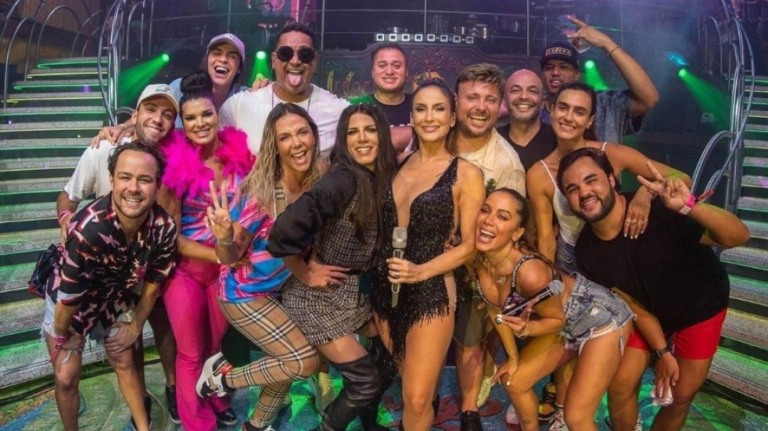 Anitta, Xanddy e Carla Perez 'invadem' show de Claudia Leitte nos Estados Unidos