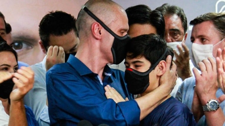 Filho de Bruno Covas rebate Bolsonaro: "Covarde que nunca saberá o que é amor"
