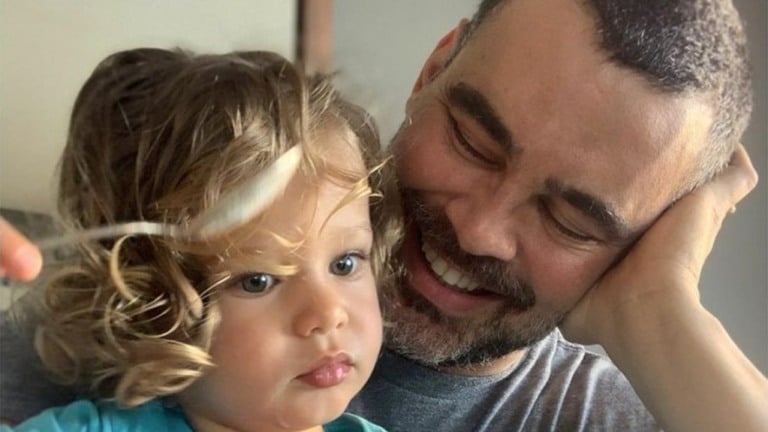 "A melhor parte da minha vida", diz Carmo Dalla Vecchia sobre a paternidade