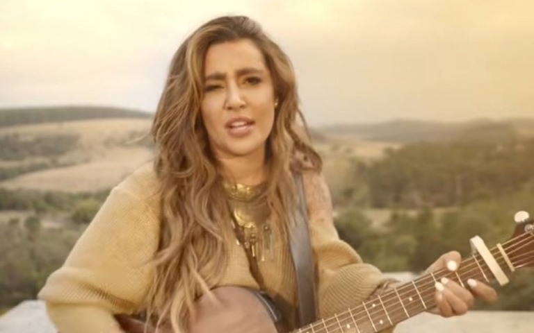 Lauana Prado lança a inédita "Tô A Fim de Namorar"