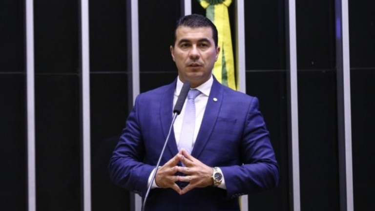 Caso Luis Miranda: PF solicita informações da reunião entre deputado e Bolsonaro