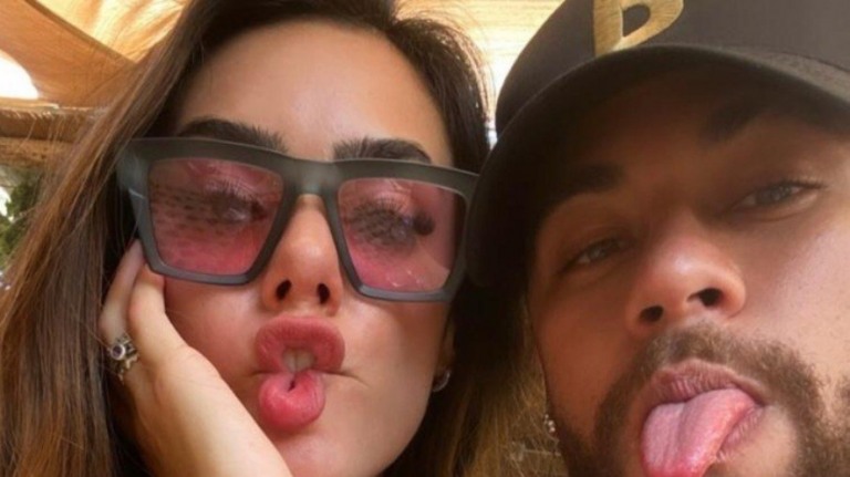 Affair de Neymar, Bruna posta foto de momento íntimo com jogador e apaga