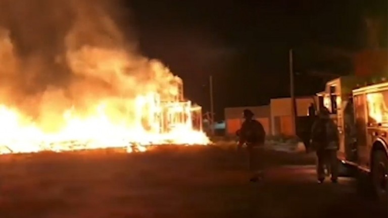 Incêndio destrói estúdio de gravação da série Stranger Things; veja o vídeo