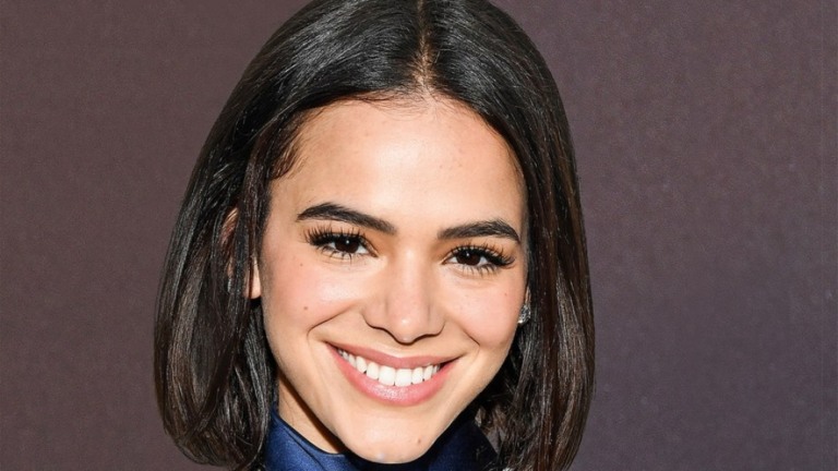 Bruna Marquezine comemora 26 anos com direito a 'Barquezine'